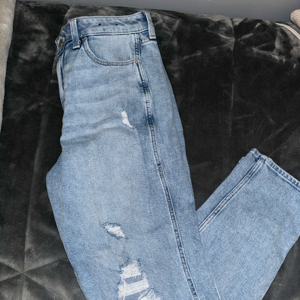 Hollister ripped denim high rise mom jeans